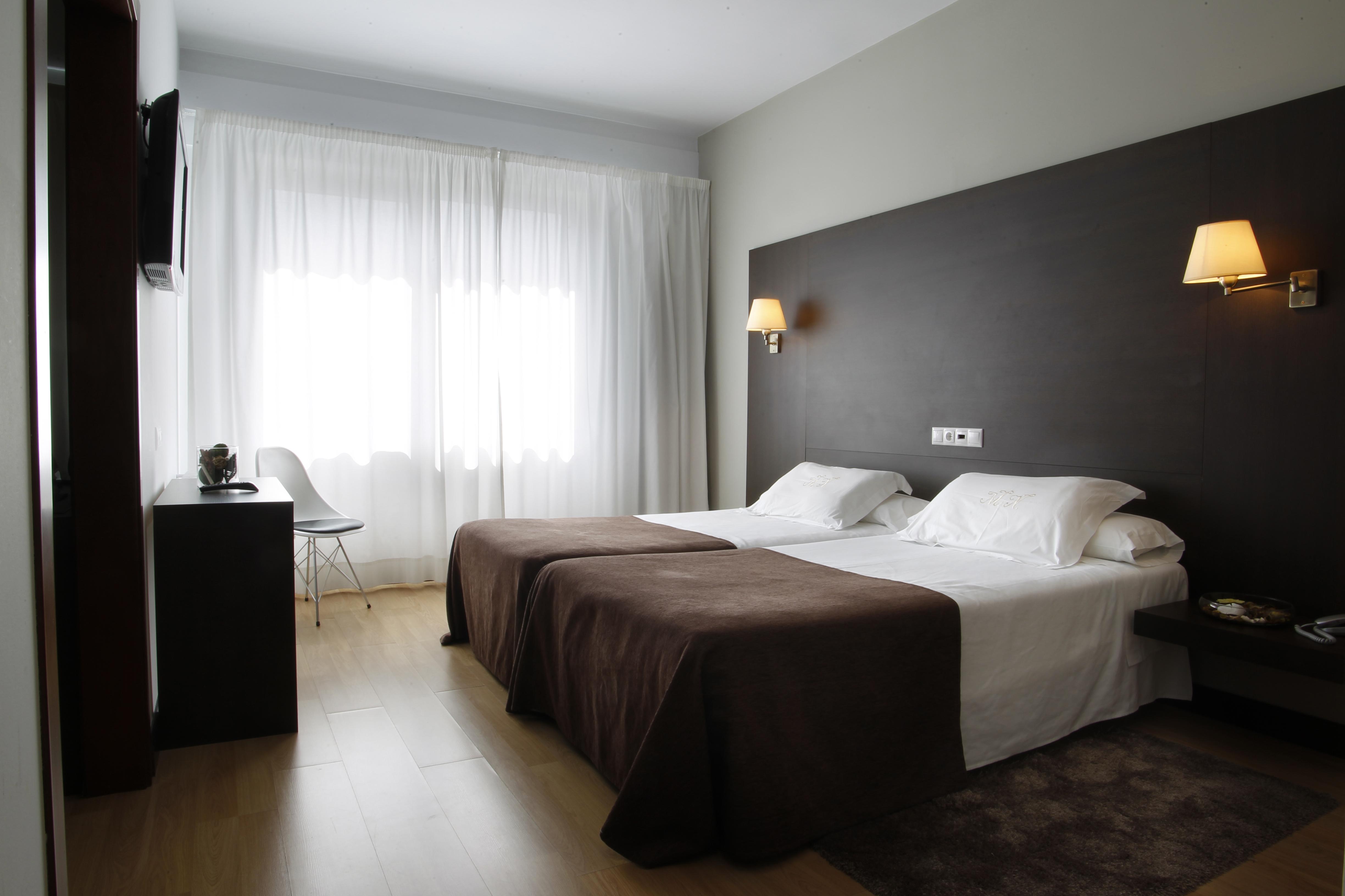 Hotel Mendez Nunez ลูโก ภายนอก รูปภาพ