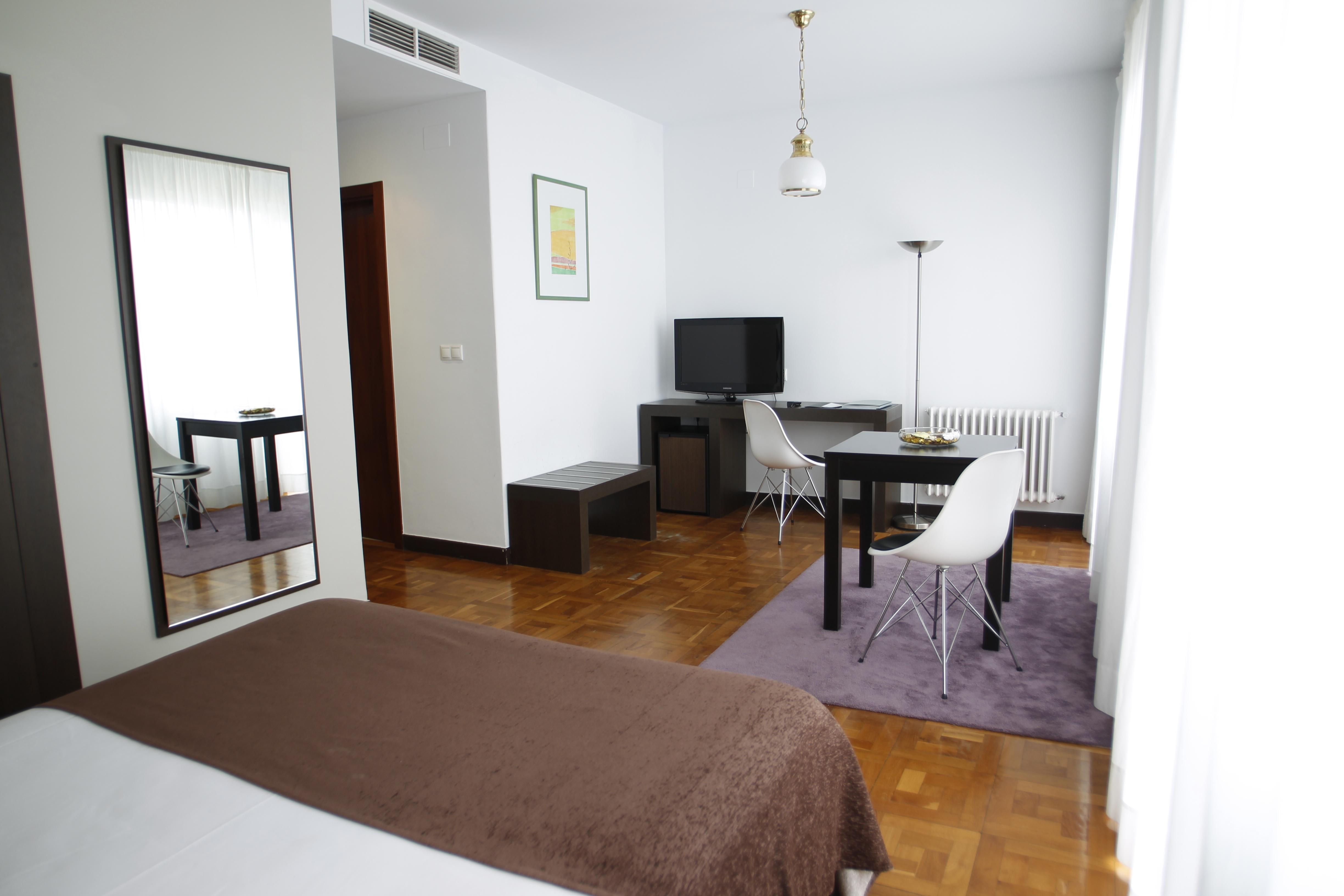 Hotel Mendez Nunez ลูโก ภายนอก รูปภาพ